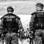 Wir passen auf
